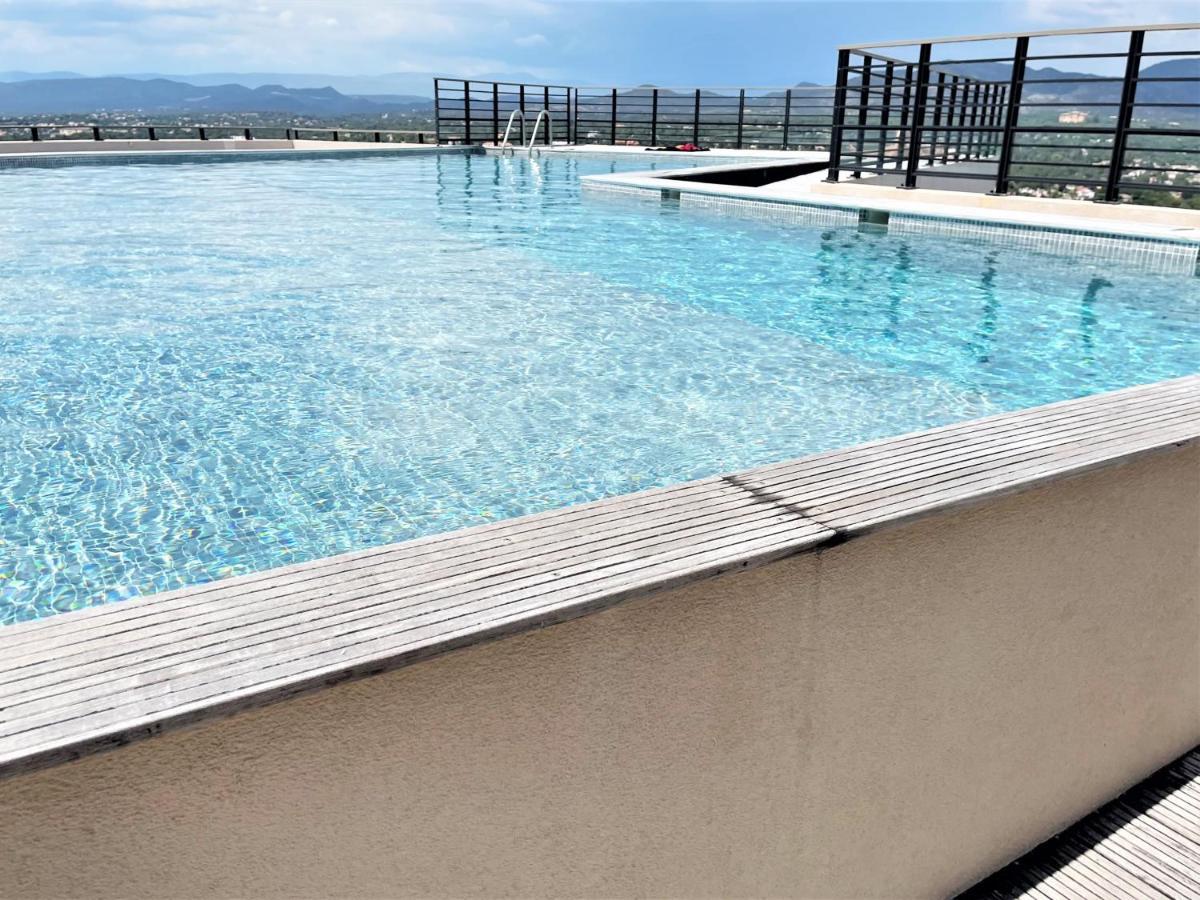 Tres Bel Appartement -Residence Avec Piscine Sur Le Toit Et Vue Panoramique Сен-Рафаель Екстер'єр фото